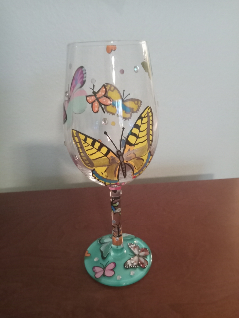 Lolita 15 Oz Wine Glass With Butterflies